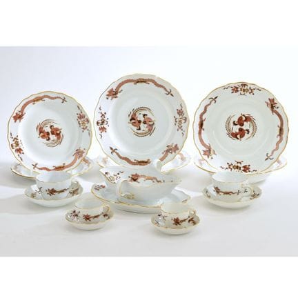 迈森，剑形标志，一级精选，新剪影造型，棕色釉面，饰以“富丽龙纹”图案，金边，共15件，包括：1个带双