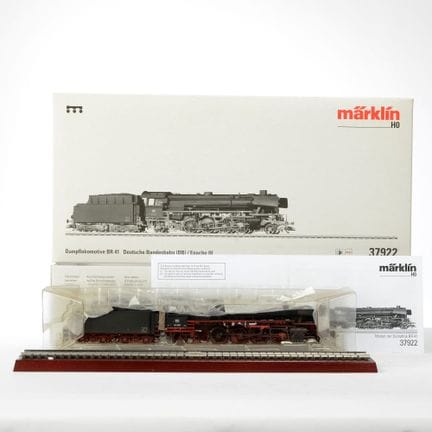 H0轨距，37922，BR 41型货运蒸汽机车，附展示轨道段，支持数字控制和音效，原厂包装，保存状况