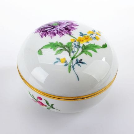 迈森，剑形标志，I. Wahl，1948年后，压制球形罐，罐盖上饰有“多彩花卉2”图案的彩色彩绘，罐
