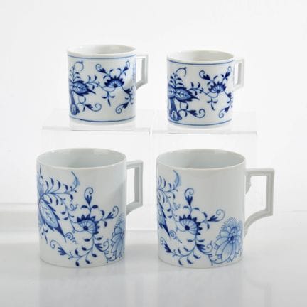迈森，剑形标记，3件为一级品，1件有2处穿孔，1948年后制作，采用不同尺寸的柏林式造型，配J形提手