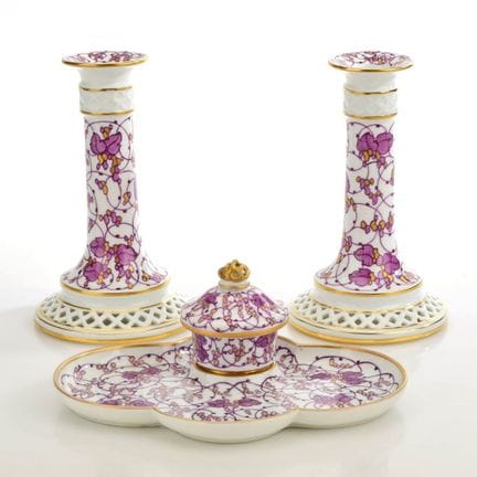 宁芬堡皇家瓷器制造厂（压印菱形徽章及绿色印章），阿德尔伯特·尼迈耶设计，1个墨水瓶置于稳固的四叶形底