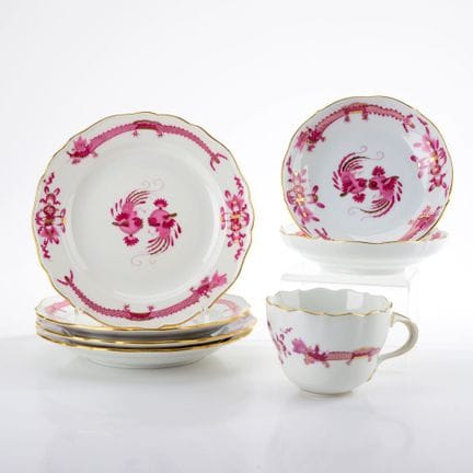 迈森，剑形标志，I级精选，新剪影造型，紫色釉面，饰有“富丽龙纹”图案（鳞片为金色），金边，共7件，包