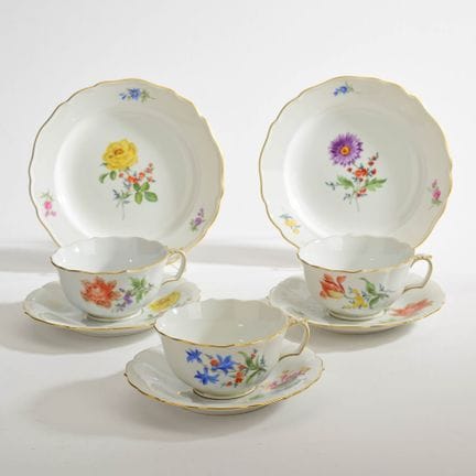 迈森，剑形标记，2处镂空，1948年后出品，新剪影造型，饰有“多彩花卉2”彩绘图案，金边，一套含一个