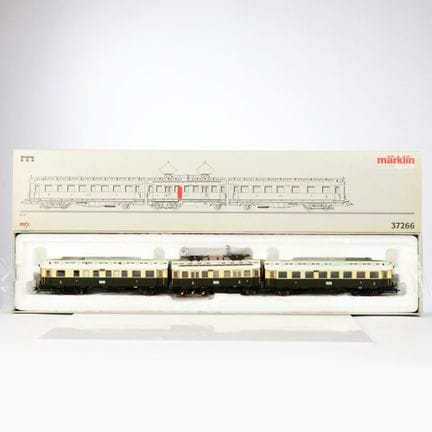 H0轨距，编号37266，KPEV的ET 833/834型机车，数字控制，原厂包装盒，保存良好