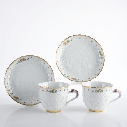 迈森，剑形标志， I. Wahl，2000年后出品，出自“天鹅图案”餐具系列，宽口杯形，底座为六足设