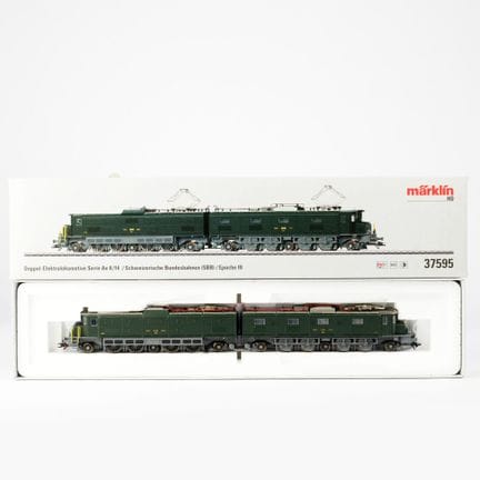 H0轨距，37595，瑞士联邦铁路（SBB）Ae 8/14型双电机电力机车，带数字控制和音效，原装纸