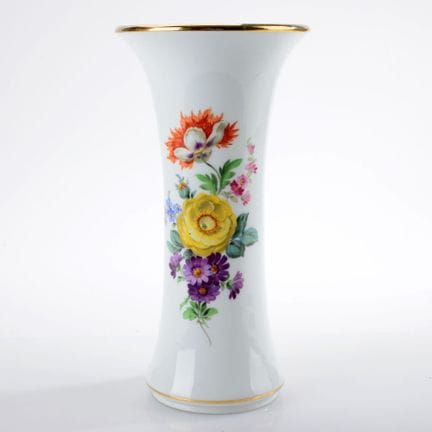 迈森，剑形标志，第一系列，1934年后，高而修长的器身，中部收腰，正面绘有彩色花束图案，金边，金边已
