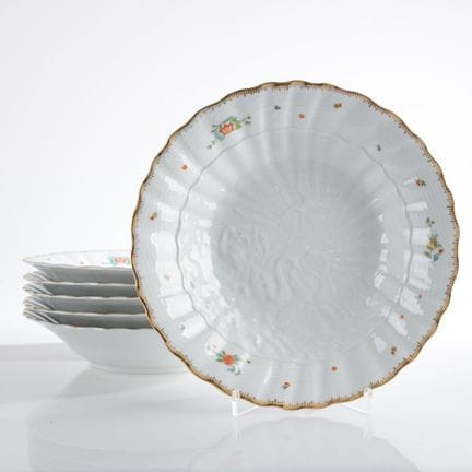 迈森，剑形标志， I. Wahl，2000年后出品，出自“天鹅图案”餐具系列，盘面中央为两只天鹅和两