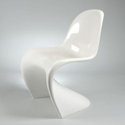 VITRA，由维纳·潘顿（Verner Panton）设计（1960年设计，1967年起投入量产），