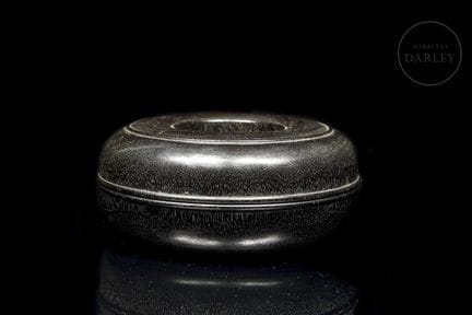 Runde Schatulle mit Deckel aus gedrechseltem und p