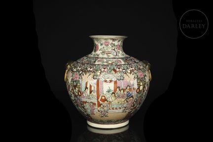 Große Vase mit kugelförmigem Bauch und nach außen 