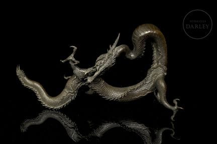 Skulptur eines japanischen Drachen aus Bronze oder
