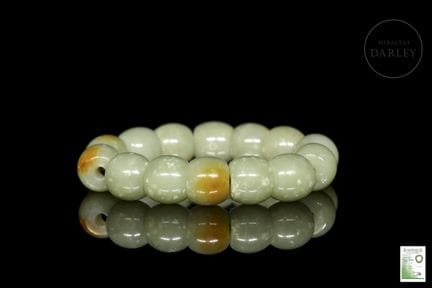 Armband aus vierzehn Hetian-Jadeperlen in seladong