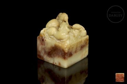 A seal carved from Shoushan stone in an ivory hue 