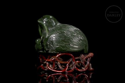 Aus Jade geschnitzte Skulptur in einem intensiven 