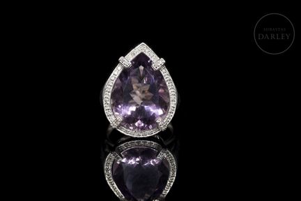 Ring mit flachem Schaft und breiten Schultern, des