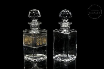 Geschliffenes und facettiertes Glas mit abgeschräg