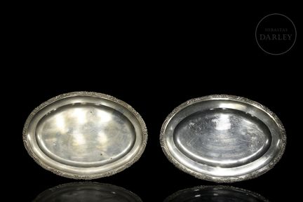 Argento punzonato di legge di forma ovale con bord