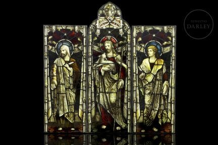 Trittico di vetrate piombate di formato verticale,