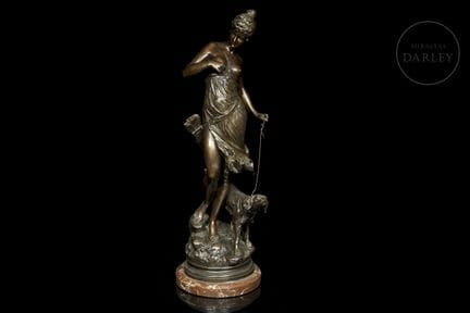 Vollplastik aus Bronze mit dunkelbrauner Patina; w
