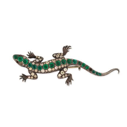 NO RESERVE - AN ANTIQUE PASTE LIZARD BROOCH, LATE 