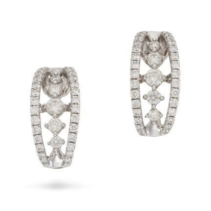 NO RESERVE - A PAIR OF DIAMOND EARRINGS in 18ct wh