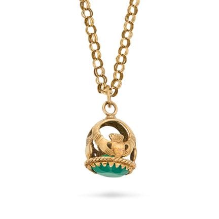 NO RESERVE - A CHRYSOPRASE CLADDAGH FOB SEAL / PED