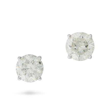 NO RESERVE - A PAIR OF DIAMOND STUD EARRINGS each 