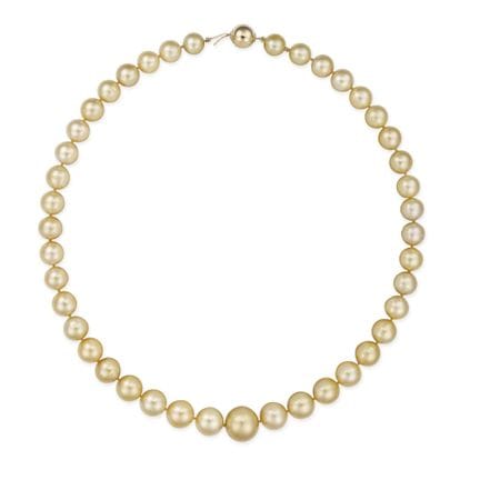 NO RESERVE - A SOUTH SEA GOLDEN PEARL NECKLACE com