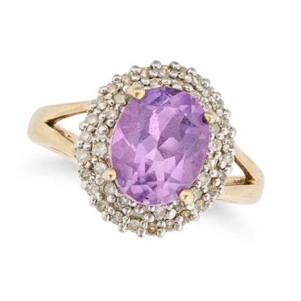 NO RESERVE - AN AMETHYST AND DIAMOND CLUSTER RING 
