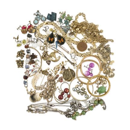 NO RESERVE - A LARGE COLLECTION OF COSTUME JEWELLE