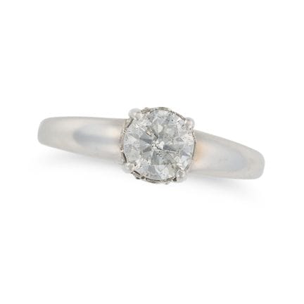 Ein Solitär-Diamantring, besetzt mit einem runden 