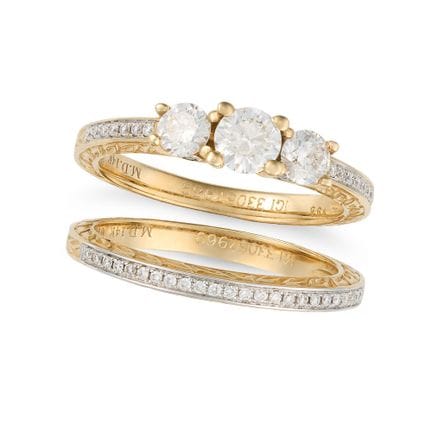 EIN SET AUS DIAMANT-VERLOBUNGSRING UND EHE-RING, b