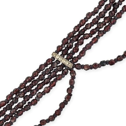 EINE CHOKER-HALSKETTE AUS GRANATEN UND DIAMANTEN, 
