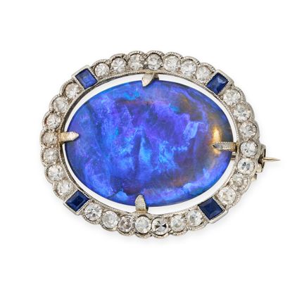EINE ANTIKE BROSCHE AUS SCHWARZEM OPAL, DIAMANTEN 