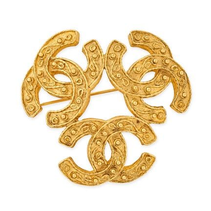 CHANEL, A TRIPLE CC LOGO BROOCH bestehend aus eine
