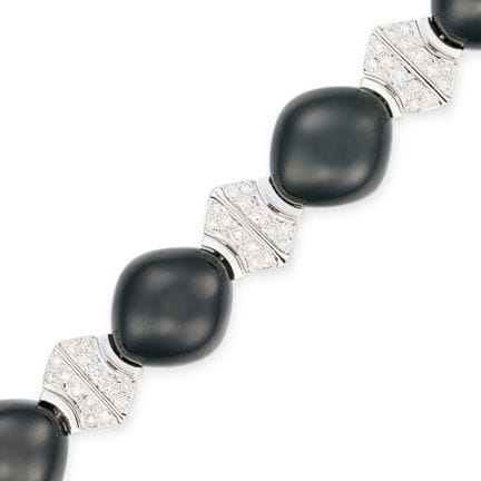 MARINA B., EIN VINTAGE-ARMBAND AUS SCHWARZER JADE 