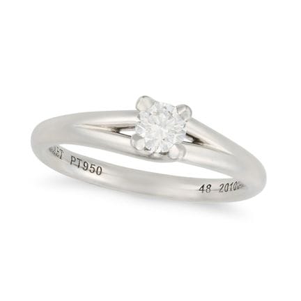 CHAUMET, EIN SOLITÄR-DIAMANT-RING aus Platin, bese