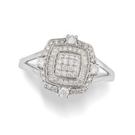 Ein DIAMANT-RING mit Pavé-Fassung aus runden Brill