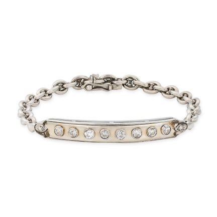 Ein DIAMANTARMBAND aus 18 Karat Weißgold, bestehen