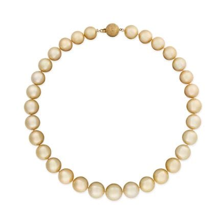 EINE GOLDENE PERLENKETTE
 aus 14-karätigem Gold, b