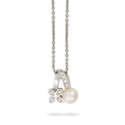 MIKIMOTO, EINE PERLEN- UND DIAMANT-HALSKETTE MIT A