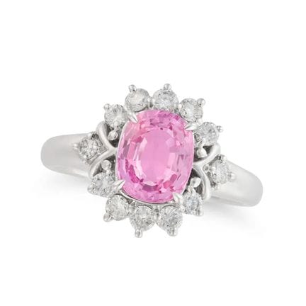 Ein Ring mit einem rosa Saphir von 2,42 Karat und 