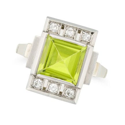 BAGUE ART DÉCO FRANÇAISE EN PÉRIDOT ET DIAMANTS, e