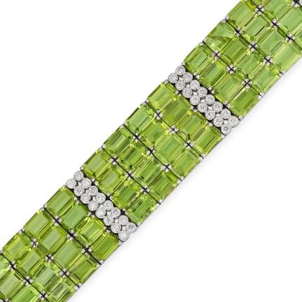 UN MAGNIFIQUE BRACELET EN PÉRIDOT ET DIAMANTS comp