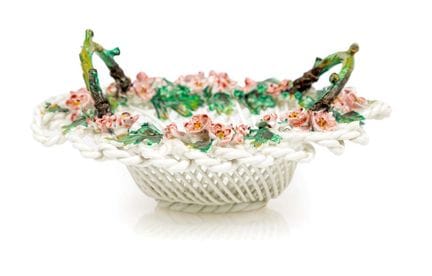 Weißer Keramikkorb, Belleek, Irland, Ende des 19. 