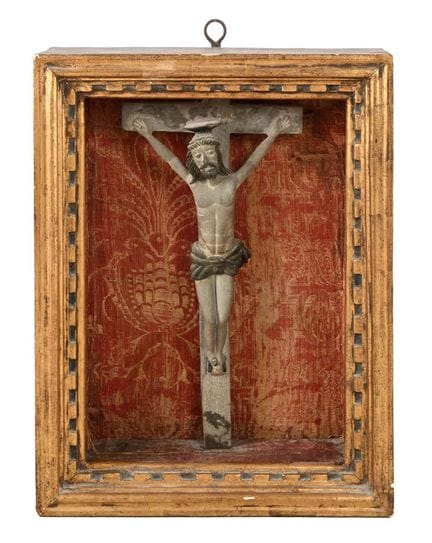 Geschnitztes Steinkreuz
40 x 23 cm – Schrein 65,5 