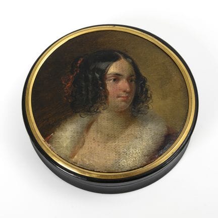 Snuffbox with a Biedermeier portrait of a lady.  
