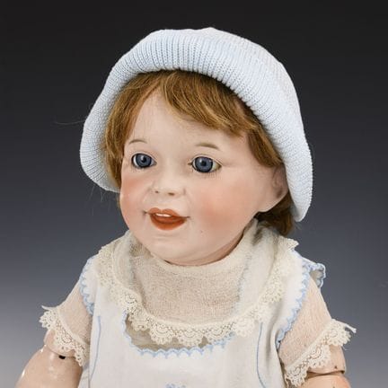 Lachendes französisches Charakterbaby. Société Fra