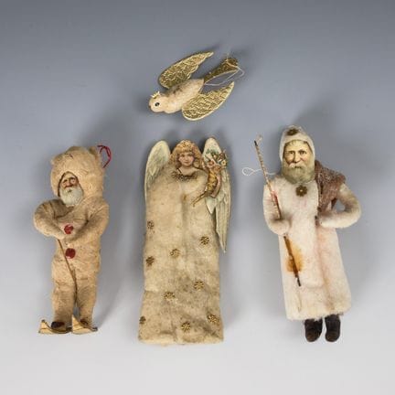 4 Teile Christbaumschmuck aus Watte.  
 

 
  
 

